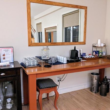 Courthouse Inn Revelstoke Bagian luar foto