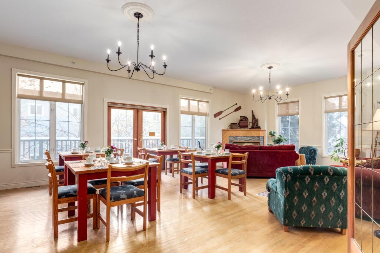 Courthouse Inn Revelstoke Bagian luar foto