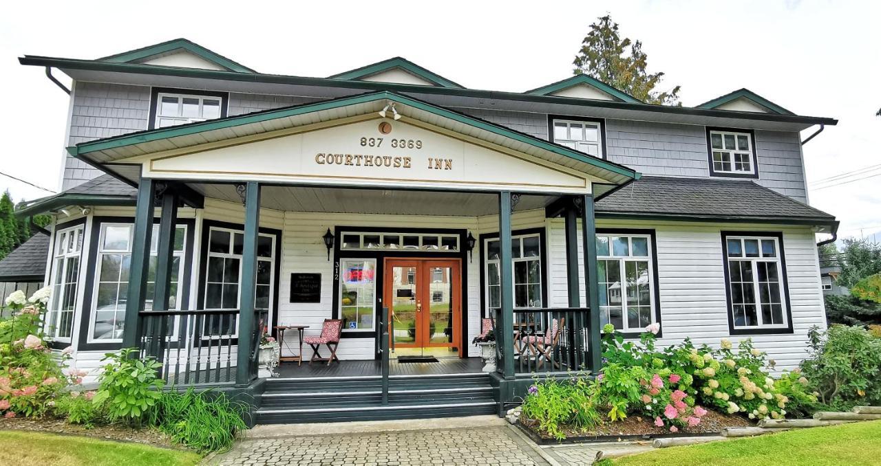 Courthouse Inn Revelstoke Bagian luar foto