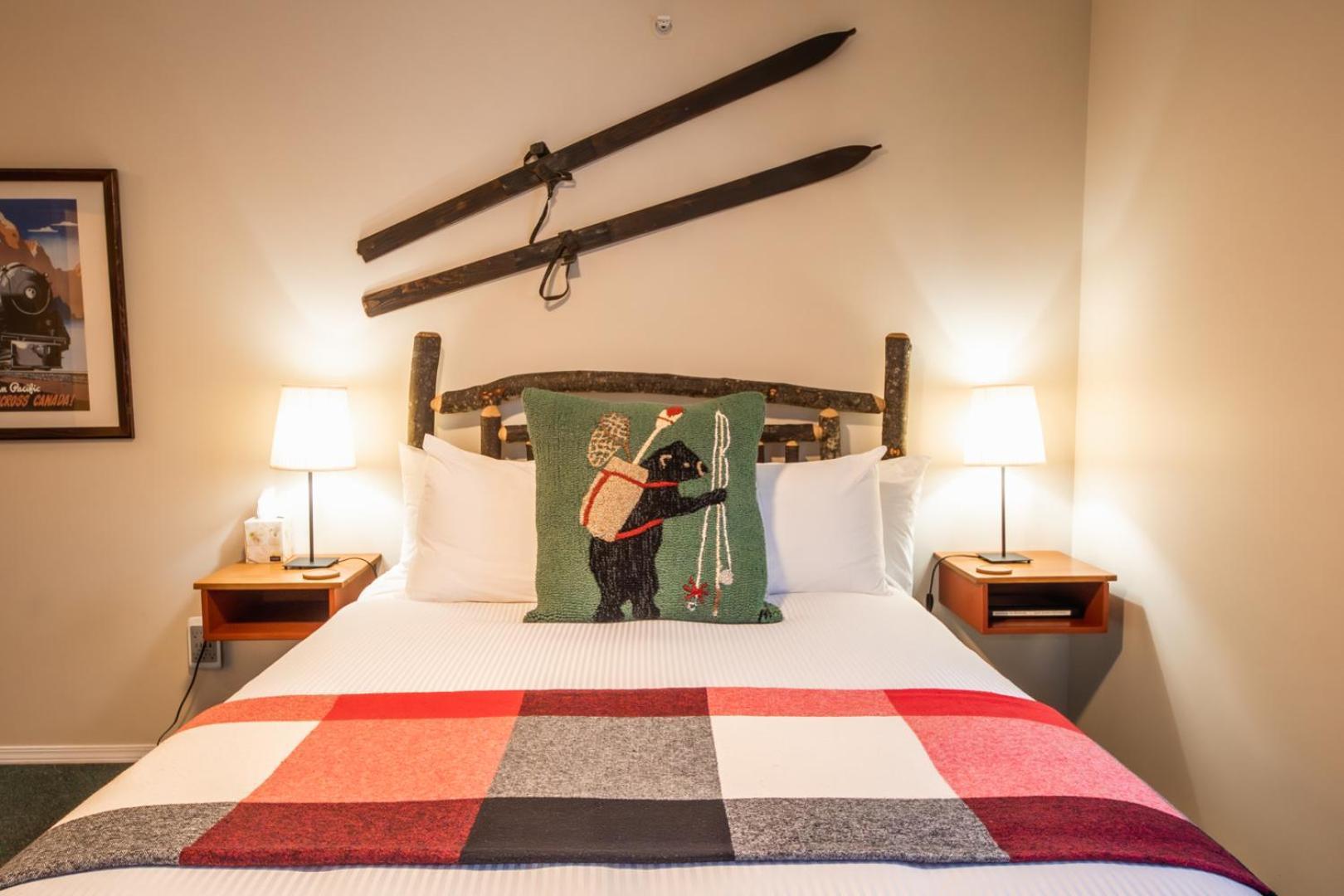 Courthouse Inn Revelstoke Bagian luar foto