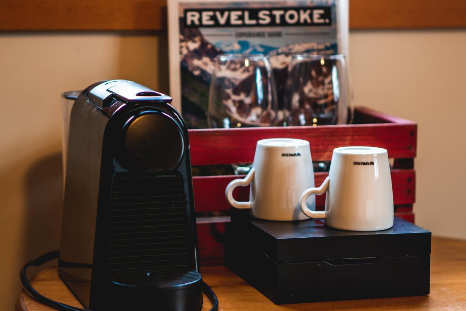 Courthouse Inn Revelstoke Bagian luar foto